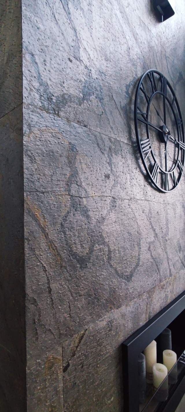 Fornir kamienny na kominku