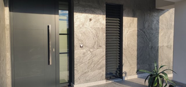 Fornir kamienny na elewacje silver grey