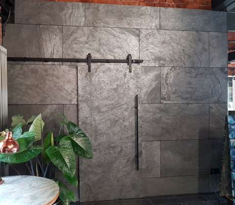 Ściana z forniru kamiennego Silver Grey
